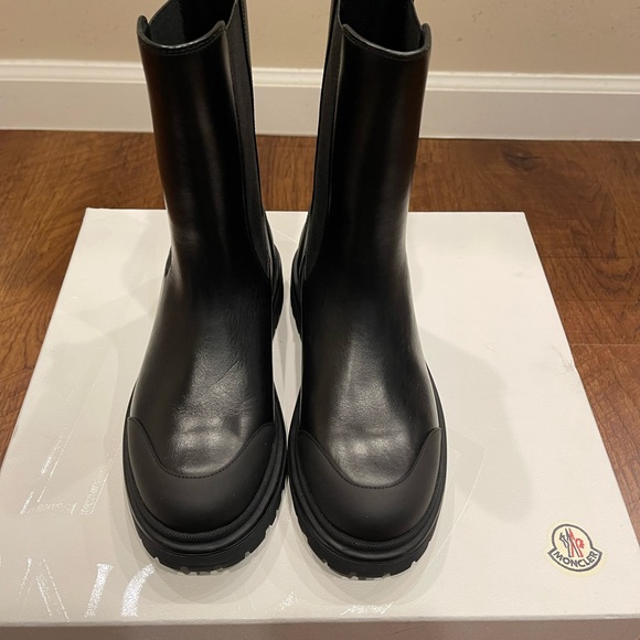 Moncler Chelsea black leather  boot size 6 NEW - Picture 5 of 6